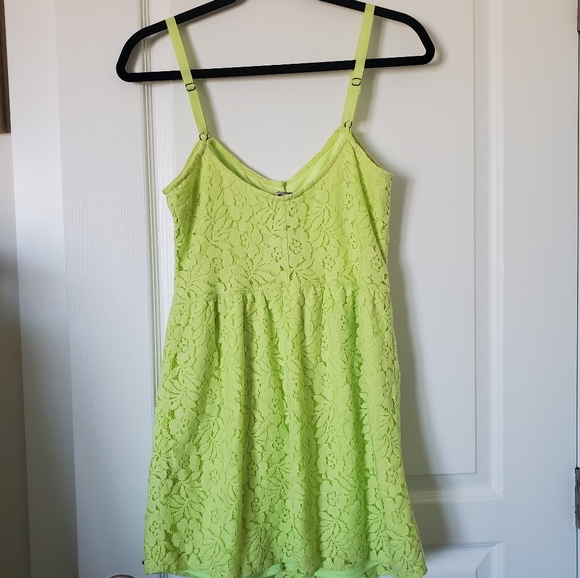 VOLCOM Fit and Flare Neon Green Lace Dress sz. Sm - Picture 4 of 5